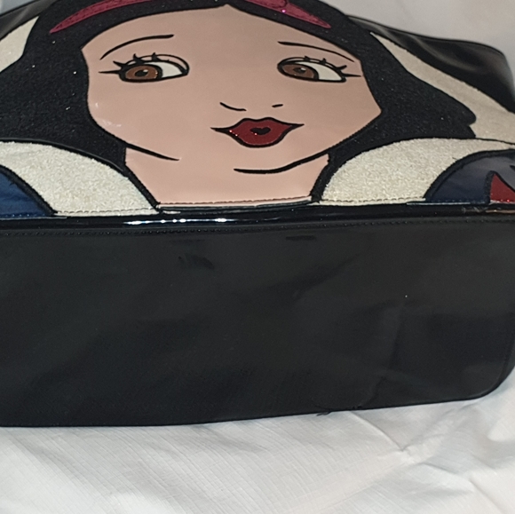 Disney Danielle Nicole Snow White Tote Bag - Picture 8 of 15